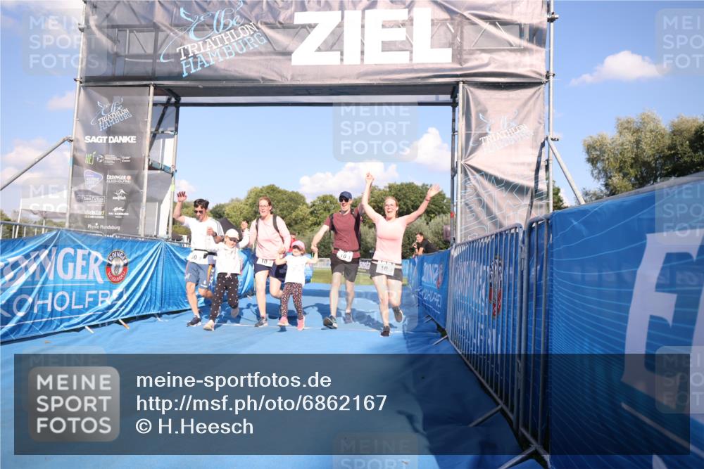 25.08.2024 - Elbe Triathlon Hamburg H.Heesch http://msf.ph/oto/6862167 25.08.2024 16:55:31 Ziel  meine-sportfotos.de