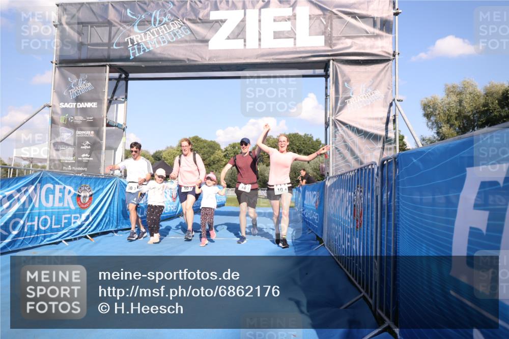 25.08.2024 - Elbe Triathlon Hamburg H.Heesch http://msf.ph/oto/6862176 25.08.2024 16:55:31 Ziel  meine-sportfotos.de