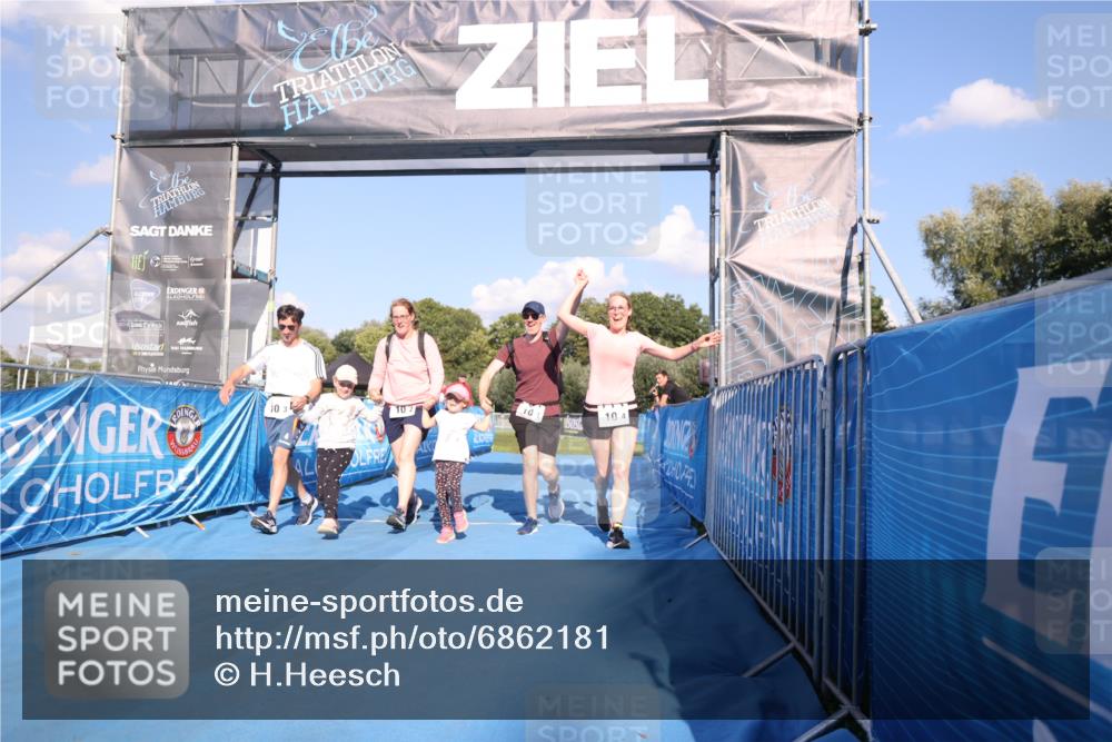 25.08.2024 - Elbe Triathlon Hamburg H.Heesch http://msf.ph/oto/6862181 25.08.2024 16:55:31 Ziel  meine-sportfotos.de