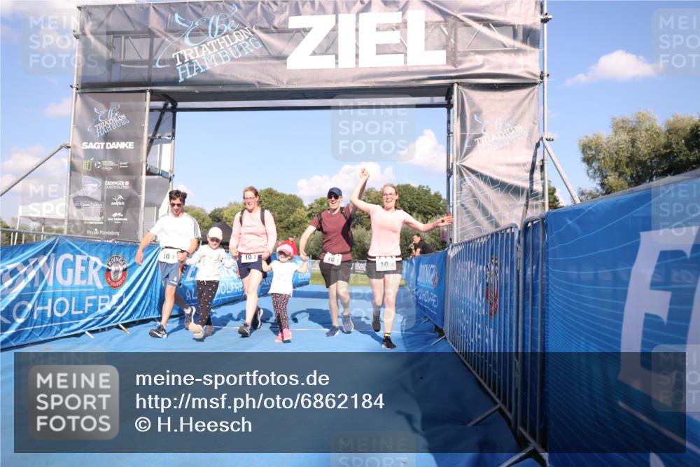 25.08.2024 - Elbe Triathlon Hamburg H.Heesch http://msf.ph/oto/6862184 25.08.2024 16:55:31 Ziel  meine-sportfotos.de