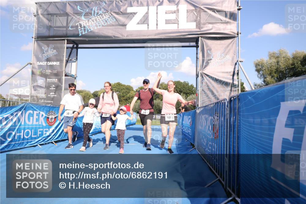 25.08.2024 - Elbe Triathlon Hamburg H.Heesch http://msf.ph/oto/6862191 25.08.2024 16:55:31 Ziel  meine-sportfotos.de