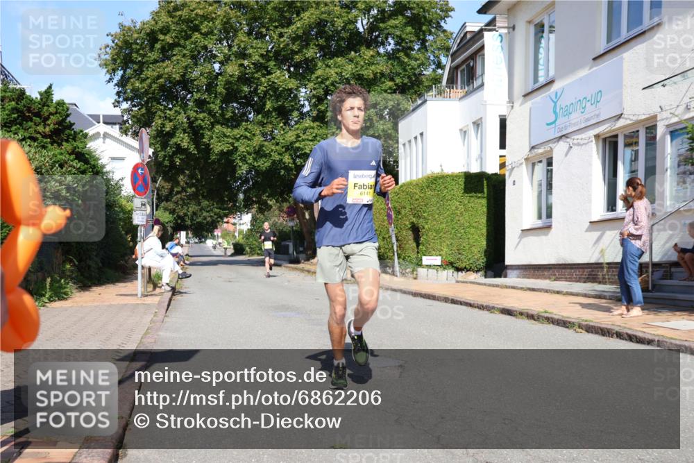 25.08.2024 - 20. Blankeneser Heldenlauf Strokosch-Dieckow http://msf.ph/oto/6862206 25.08.2024 10:18:46 Ziel 6141, 6216 meine-sportfotos.de