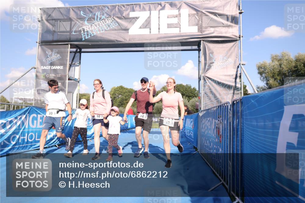 25.08.2024 - Elbe Triathlon Hamburg H.Heesch http://msf.ph/oto/6862212 25.08.2024 16:55:32 Ziel  meine-sportfotos.de