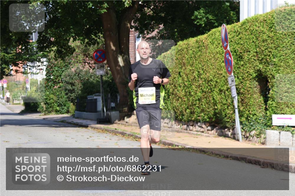 25.08.2024 - 20. Blankeneser Heldenlauf Strokosch-Dieckow http://msf.ph/oto/6862231 25.08.2024 10:18:50 Ziel 6141, 6216 meine-sportfotos.de