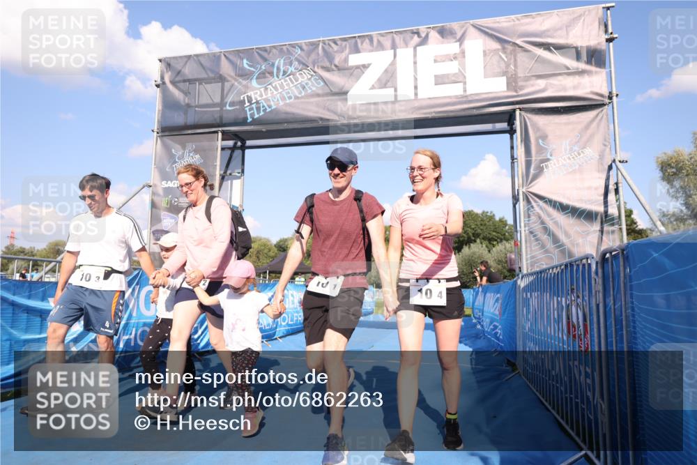 25.08.2024 - Elbe Triathlon Hamburg H.Heesch http://msf.ph/oto/6862263 25.08.2024 16:55:32 Ziel  meine-sportfotos.de