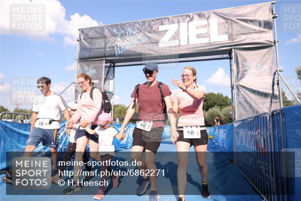 25.08.2024 - Elbe Triathlon Hamburg H.Heesch http://msf.ph/oto/6862271 25.08.2024 16:55:32 Ziel  meine-sportfotos.de