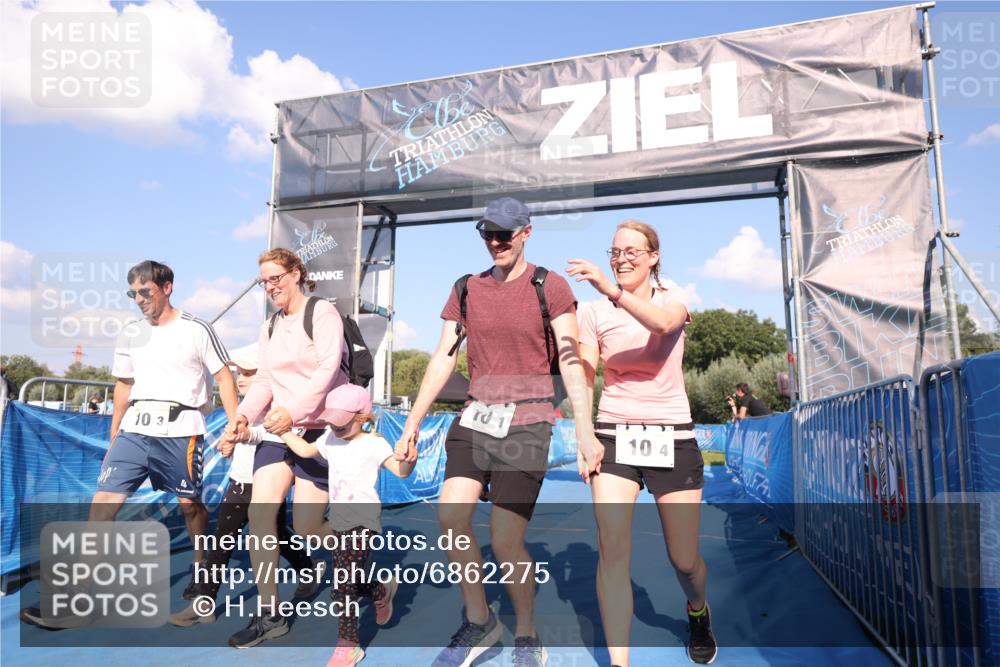 25.08.2024 - Elbe Triathlon Hamburg H.Heesch http://msf.ph/oto/6862275 25.08.2024 16:55:32 Ziel  meine-sportfotos.de