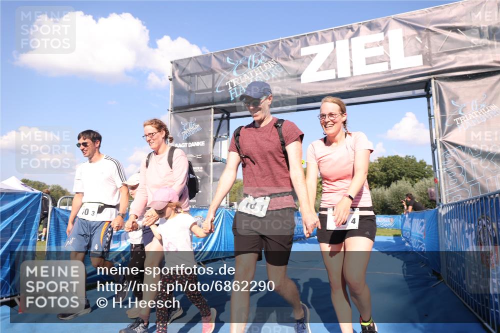 25.08.2024 - Elbe Triathlon Hamburg H.Heesch http://msf.ph/oto/6862290 25.08.2024 16:55:33 Ziel  meine-sportfotos.de
