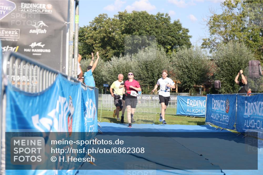25.08.2024 - Elbe Triathlon Hamburg H.Heesch http://msf.ph/oto/6862308 25.08.2024 17:17:15 Ziel  meine-sportfotos.de