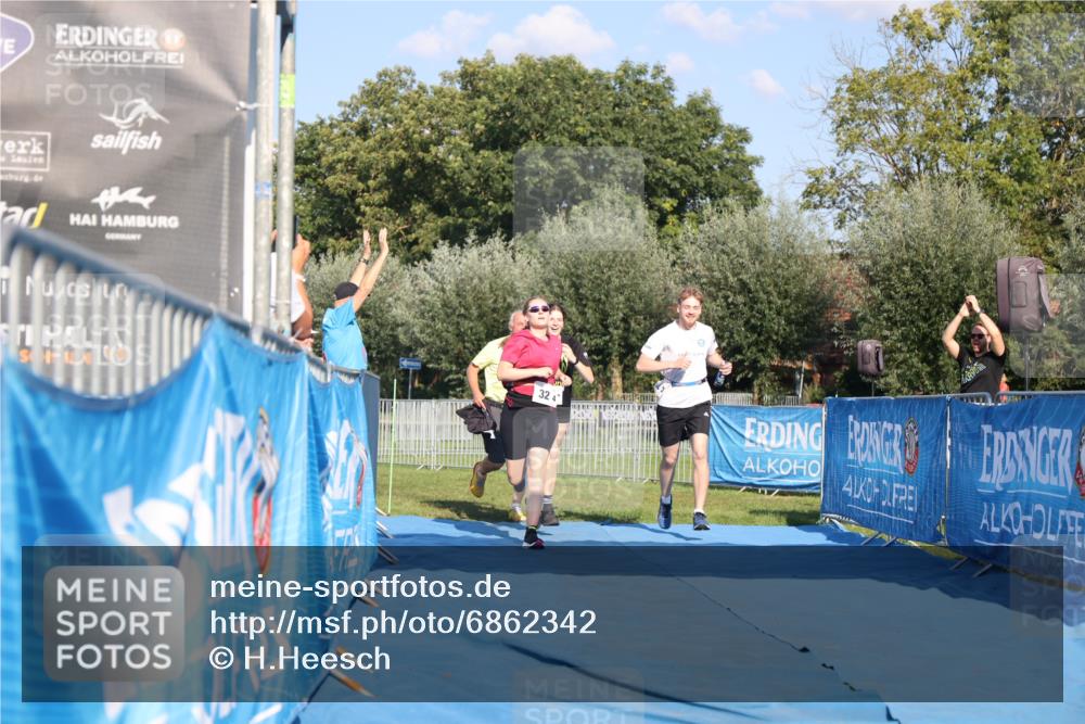 25.08.2024 - Elbe Triathlon Hamburg H.Heesch http://msf.ph/oto/6862342 25.08.2024 17:17:15 Ziel  meine-sportfotos.de