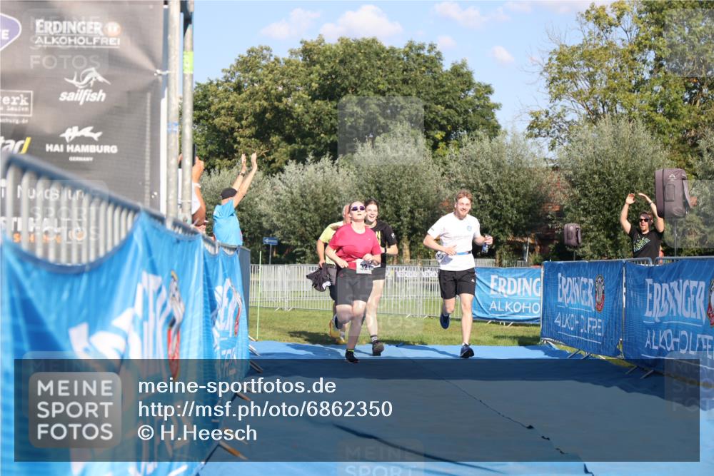 25.08.2024 - Elbe Triathlon Hamburg H.Heesch http://msf.ph/oto/6862350 25.08.2024 17:17:16 Ziel  meine-sportfotos.de