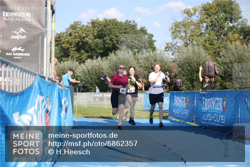 25.08.2024 - Elbe Triathlon Hamburg H.Heesch http://msf.ph/oto/6862357 25.08.2024 17:17:16 Ziel  meine-sportfotos.de