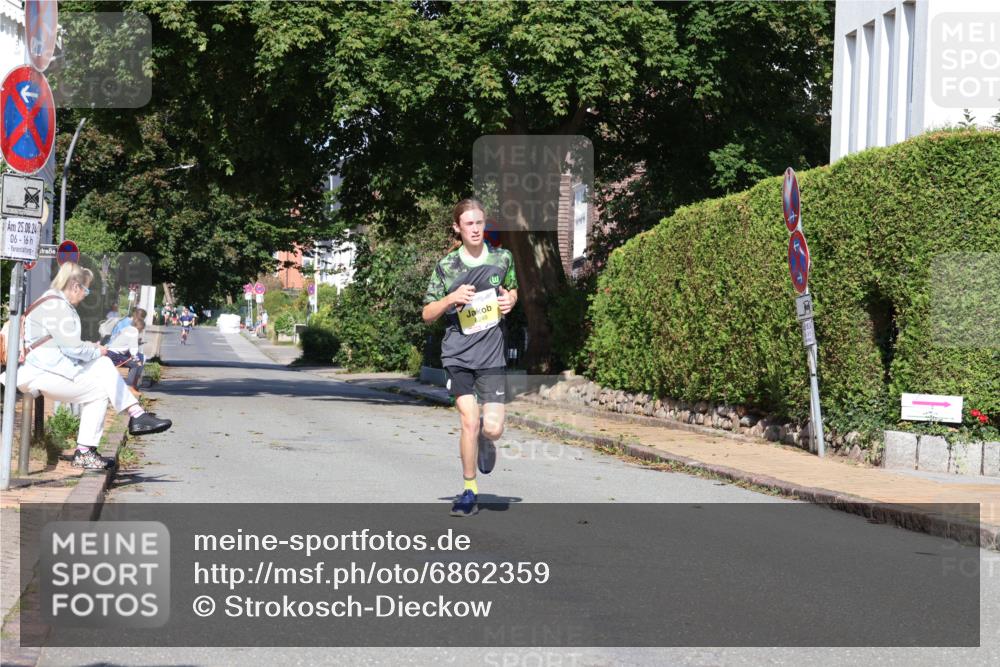25.08.2024 - 20. Blankeneser Heldenlauf Strokosch-Dieckow http://msf.ph/oto/6862359 25.08.2024 10:19:45 Ziel 6248 meine-sportfotos.de