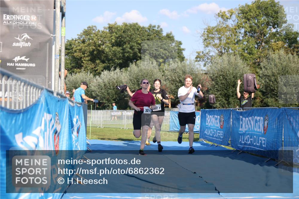 25.08.2024 - Elbe Triathlon Hamburg H.Heesch http://msf.ph/oto/6862362 25.08.2024 17:17:16 Ziel  meine-sportfotos.de