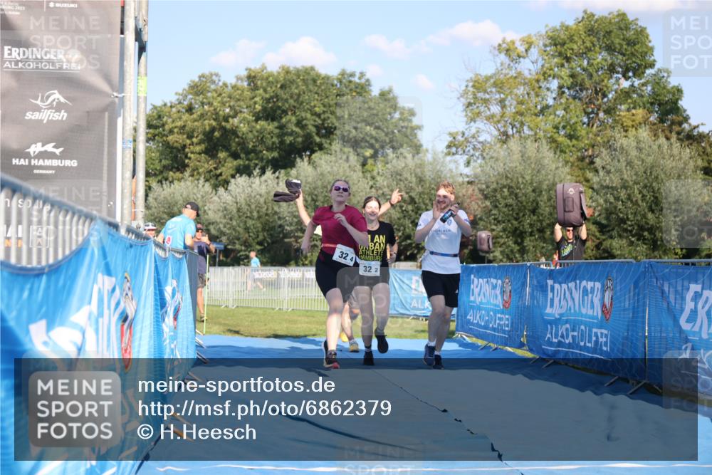 25.08.2024 - Elbe Triathlon Hamburg H.Heesch http://msf.ph/oto/6862379 25.08.2024 17:17:16 Ziel  meine-sportfotos.de