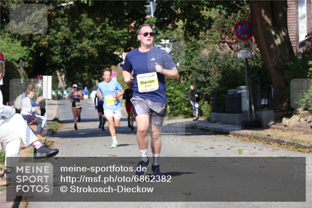 25.08.2024 - 20. Blankeneser Heldenlauf Strokosch-Dieckow http://msf.ph/oto/6862382 25.08.2024 10:20:16 Ziel 6148, 6207, 6293, 6513 meine-sportfotos.de