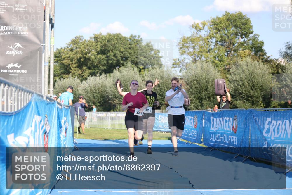 25.08.2024 - Elbe Triathlon Hamburg H.Heesch http://msf.ph/oto/6862397 25.08.2024 17:17:17 Ziel  meine-sportfotos.de