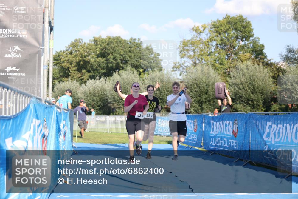 25.08.2024 - Elbe Triathlon Hamburg H.Heesch http://msf.ph/oto/6862400 25.08.2024 17:17:17 Ziel  meine-sportfotos.de