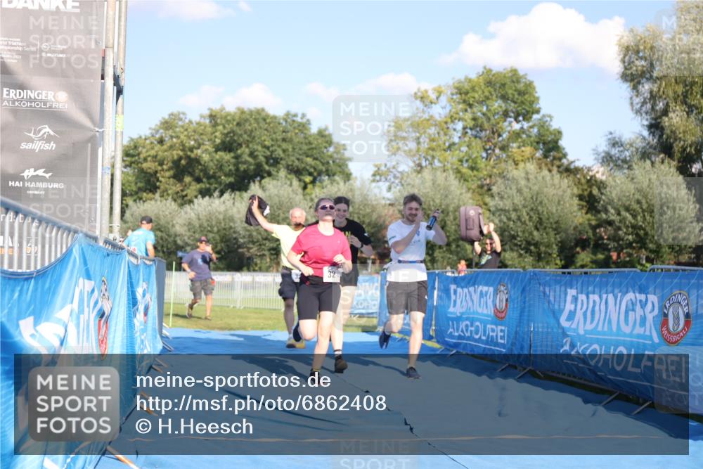 25.08.2024 - Elbe Triathlon Hamburg H.Heesch http://msf.ph/oto/6862408 25.08.2024 17:17:17 Ziel  meine-sportfotos.de