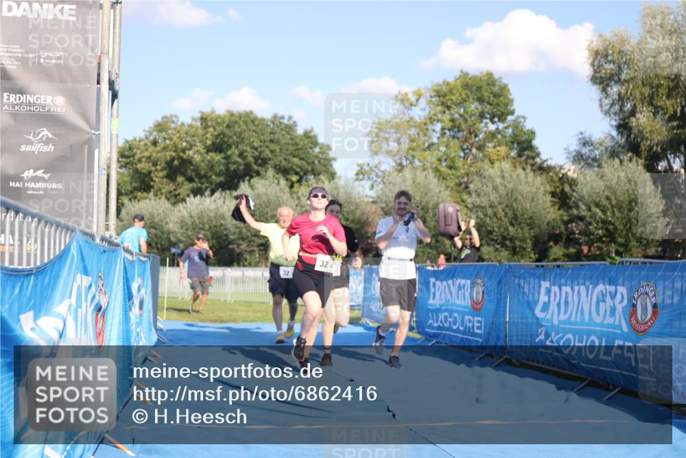 25.08.2024 - Elbe Triathlon Hamburg H.Heesch http://msf.ph/oto/6862416 25.08.2024 17:17:17 Ziel  meine-sportfotos.de