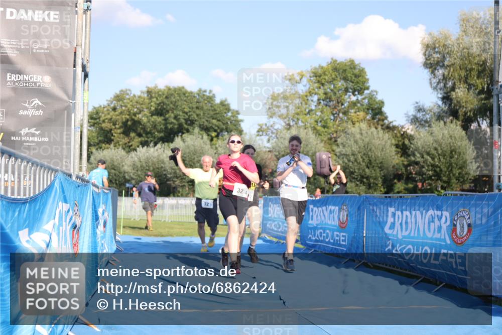 25.08.2024 - Elbe Triathlon Hamburg H.Heesch http://msf.ph/oto/6862424 25.08.2024 17:17:17 Ziel  meine-sportfotos.de