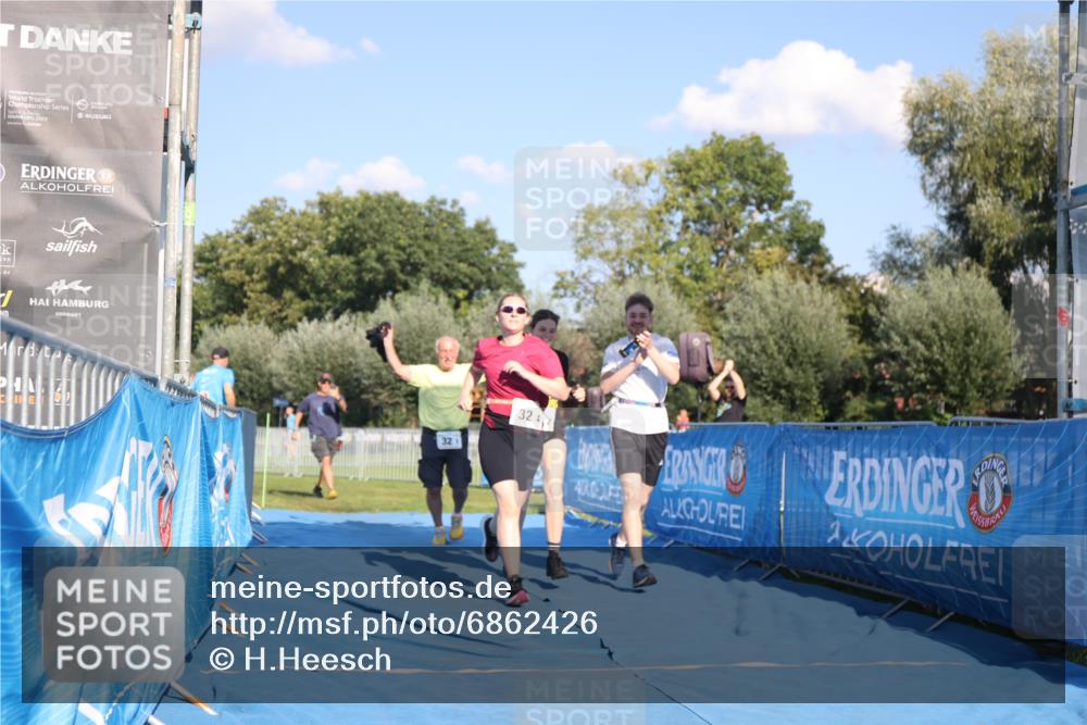 25.08.2024 - Elbe Triathlon Hamburg H.Heesch http://msf.ph/oto/6862426 25.08.2024 17:17:17 Ziel  meine-sportfotos.de