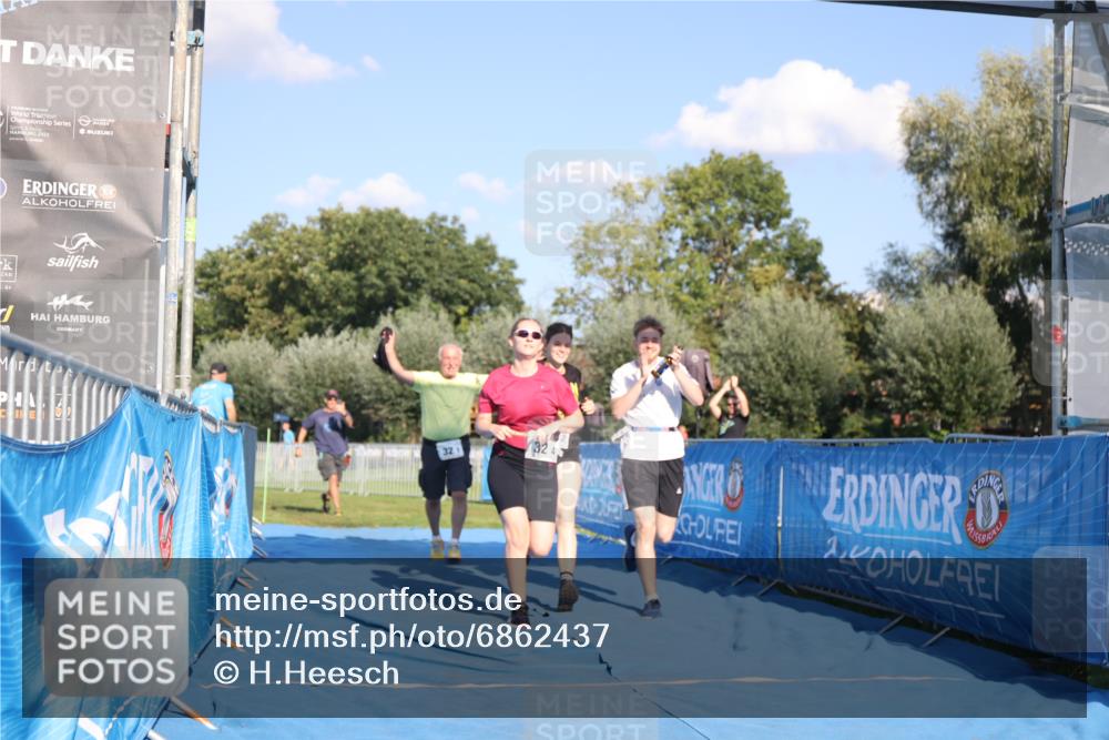 25.08.2024 - Elbe Triathlon Hamburg H.Heesch http://msf.ph/oto/6862437 25.08.2024 17:17:17 Ziel  meine-sportfotos.de