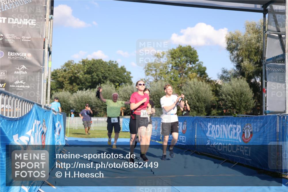 25.08.2024 - Elbe Triathlon Hamburg H.Heesch http://msf.ph/oto/6862449 25.08.2024 17:17:18 Ziel  meine-sportfotos.de