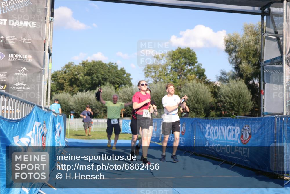 25.08.2024 - Elbe Triathlon Hamburg H.Heesch http://msf.ph/oto/6862456 25.08.2024 17:17:18 Ziel  meine-sportfotos.de