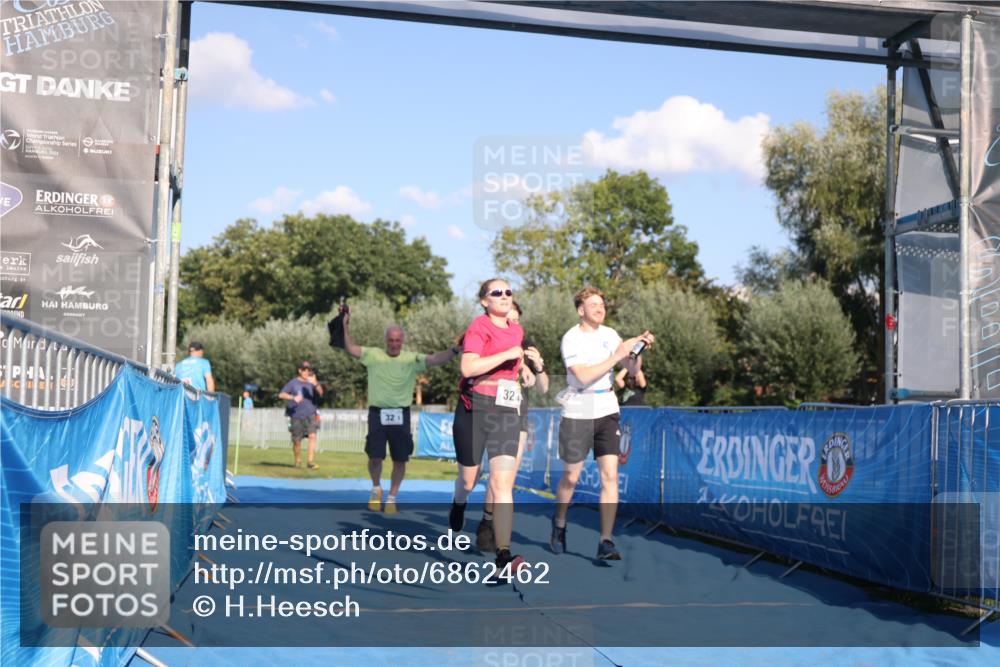 25.08.2024 - Elbe Triathlon Hamburg H.Heesch http://msf.ph/oto/6862462 25.08.2024 17:17:18 Ziel  meine-sportfotos.de