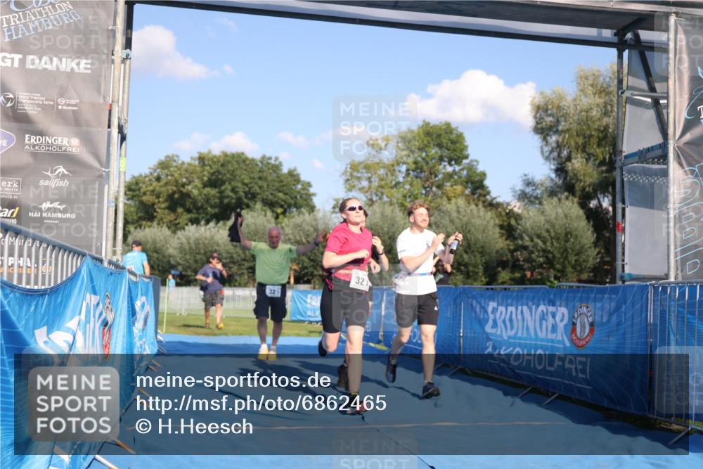 25.08.2024 - Elbe Triathlon Hamburg H.Heesch http://msf.ph/oto/6862465 25.08.2024 17:17:18 Ziel  meine-sportfotos.de