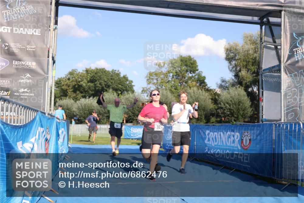 25.08.2024 - Elbe Triathlon Hamburg H.Heesch http://msf.ph/oto/6862476 25.08.2024 17:17:18 Ziel  meine-sportfotos.de