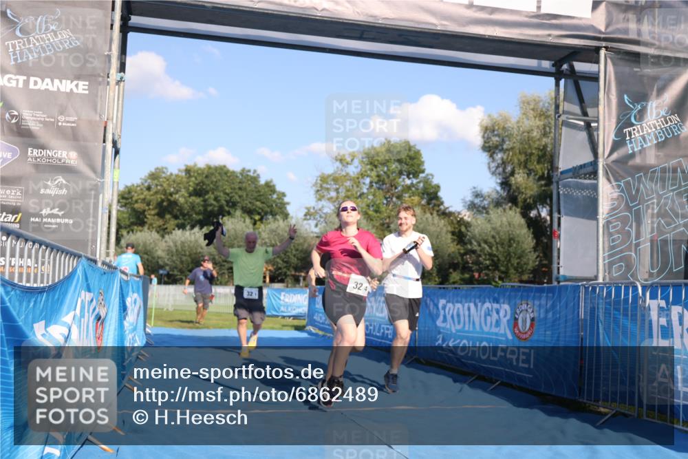 25.08.2024 - Elbe Triathlon Hamburg H.Heesch http://msf.ph/oto/6862489 25.08.2024 17:17:18 Ziel  meine-sportfotos.de