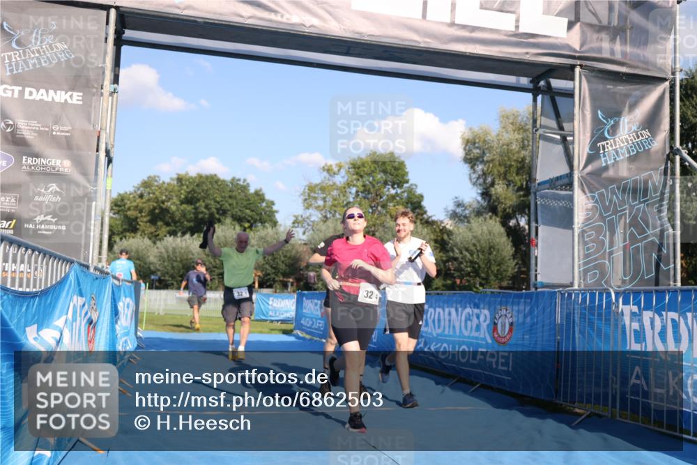 25.08.2024 - Elbe Triathlon Hamburg H.Heesch http://msf.ph/oto/6862503 25.08.2024 17:17:18 Ziel  meine-sportfotos.de