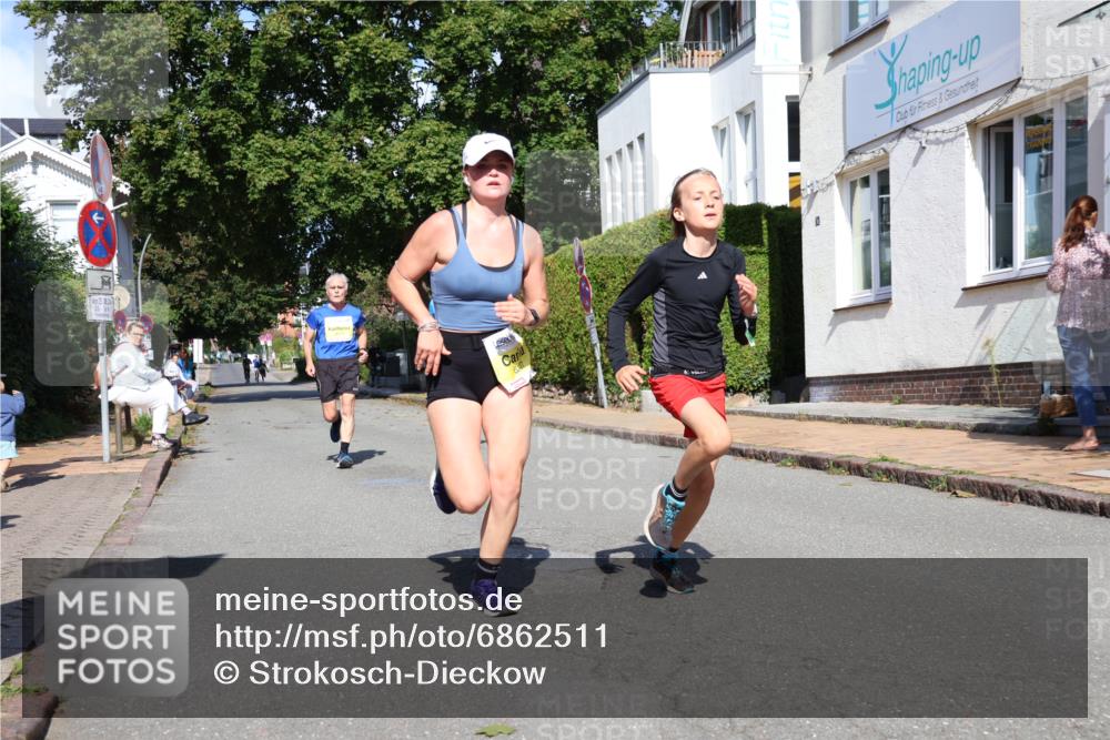 25.08.2024 - 20. Blankeneser Heldenlauf Strokosch-Dieckow http://msf.ph/oto/6862511 25.08.2024 10:20:27 Ziel 6173, 6207, 6293, 6294, 6513 meine-sportfotos.de