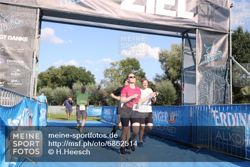 25.08.2024 - Elbe Triathlon Hamburg H.Heesch http://msf.ph/oto/6862514 25.08.2024 17:17:18 Ziel  meine-sportfotos.de