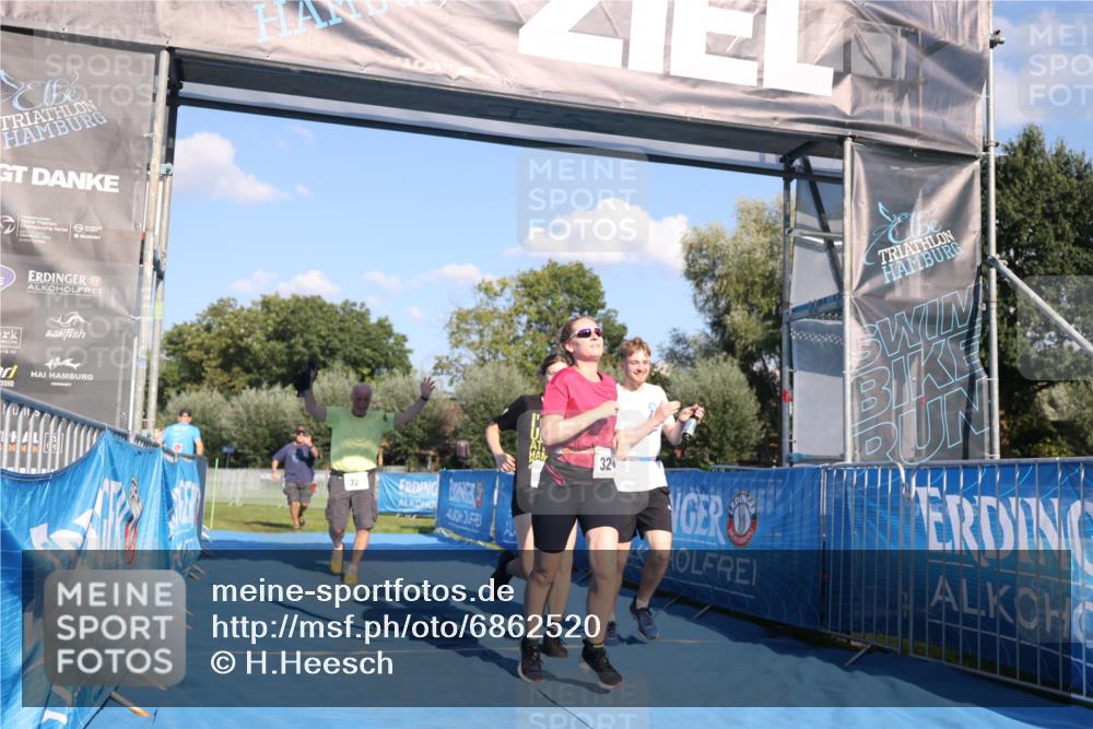 25.08.2024 - Elbe Triathlon Hamburg H.Heesch http://msf.ph/oto/6862520 25.08.2024 17:17:18 Ziel  meine-sportfotos.de