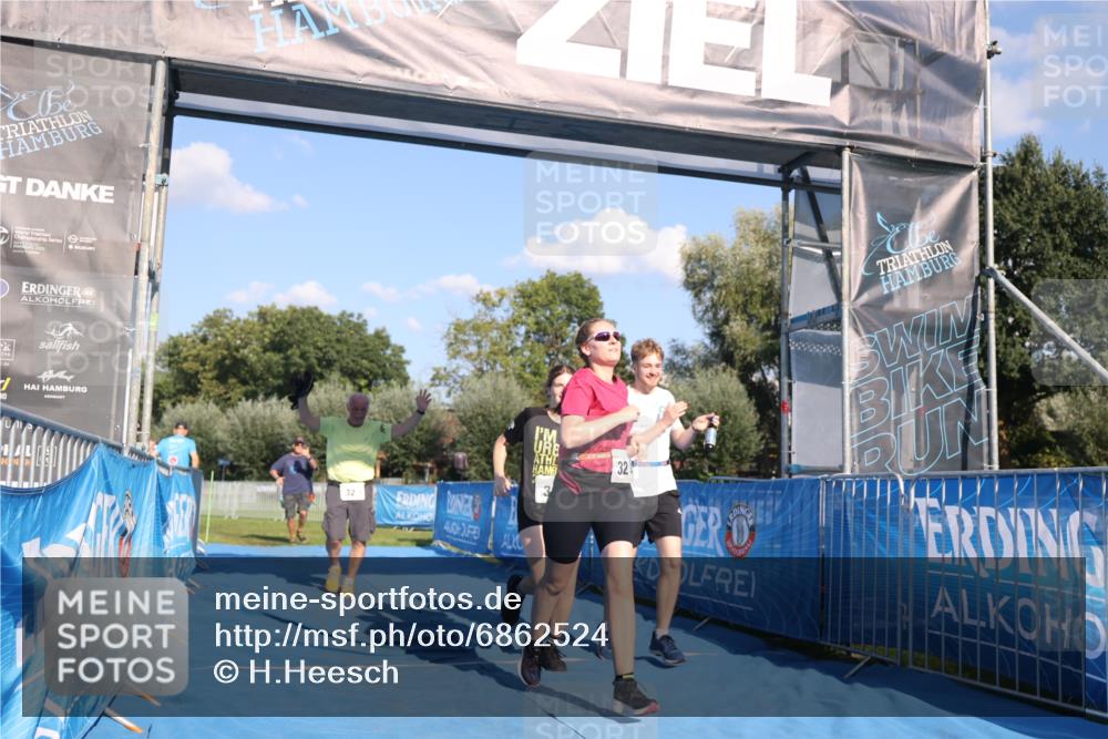 25.08.2024 - Elbe Triathlon Hamburg H.Heesch http://msf.ph/oto/6862524 25.08.2024 17:17:18 Ziel  meine-sportfotos.de