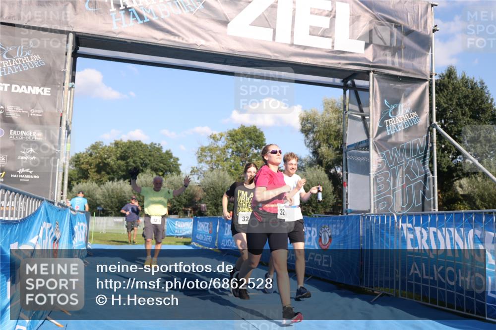 25.08.2024 - Elbe Triathlon Hamburg H.Heesch http://msf.ph/oto/6862528 25.08.2024 17:17:18 Ziel  meine-sportfotos.de