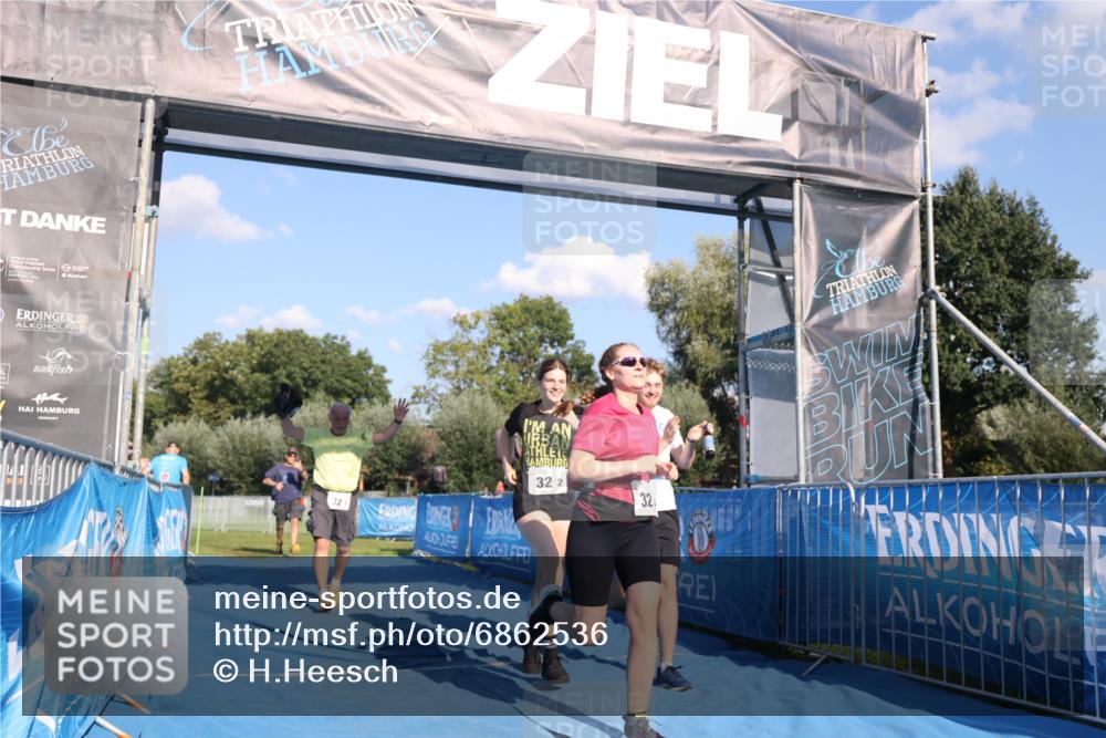 25.08.2024 - Elbe Triathlon Hamburg H.Heesch http://msf.ph/oto/6862536 25.08.2024 17:17:18 Ziel  meine-sportfotos.de