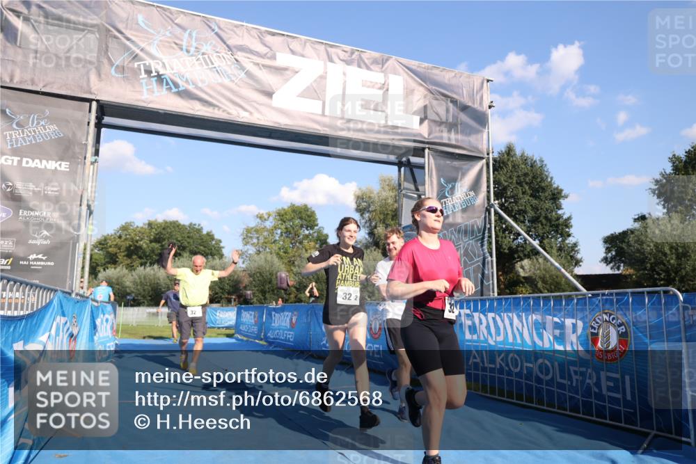 25.08.2024 - Elbe Triathlon Hamburg H.Heesch http://msf.ph/oto/6862568 25.08.2024 17:17:19 Ziel  meine-sportfotos.de