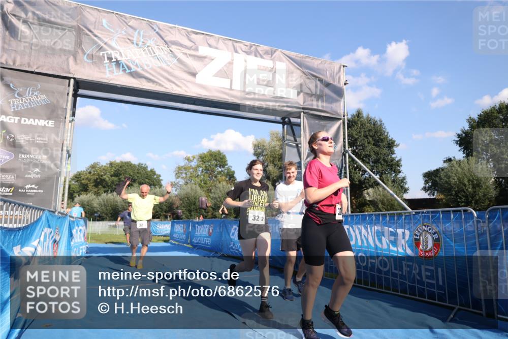 25.08.2024 - Elbe Triathlon Hamburg H.Heesch http://msf.ph/oto/6862576 25.08.2024 17:17:19 Ziel  meine-sportfotos.de