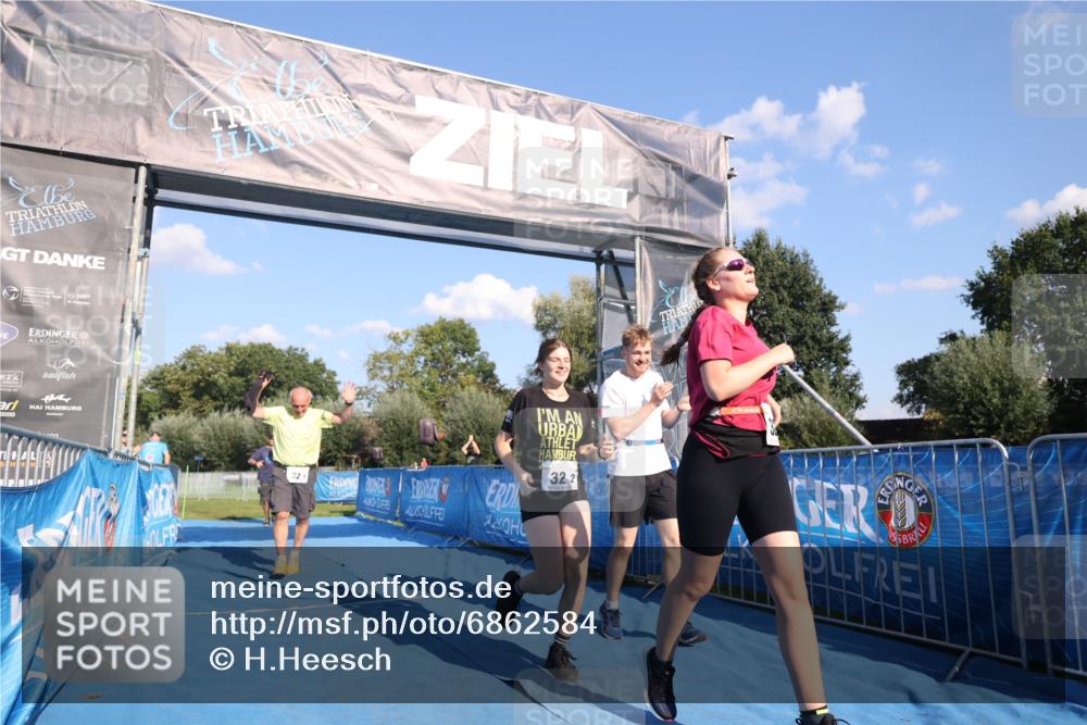 25.08.2024 - Elbe Triathlon Hamburg H.Heesch http://msf.ph/oto/6862584 25.08.2024 17:17:19 Ziel  meine-sportfotos.de