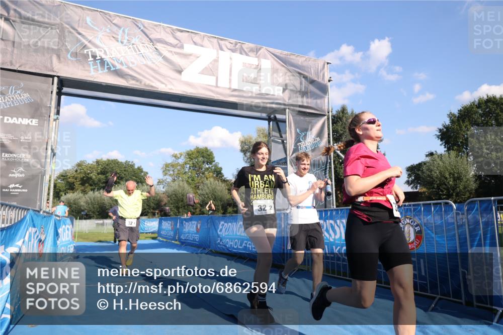 25.08.2024 - Elbe Triathlon Hamburg H.Heesch http://msf.ph/oto/6862594 25.08.2024 17:17:19 Ziel  meine-sportfotos.de