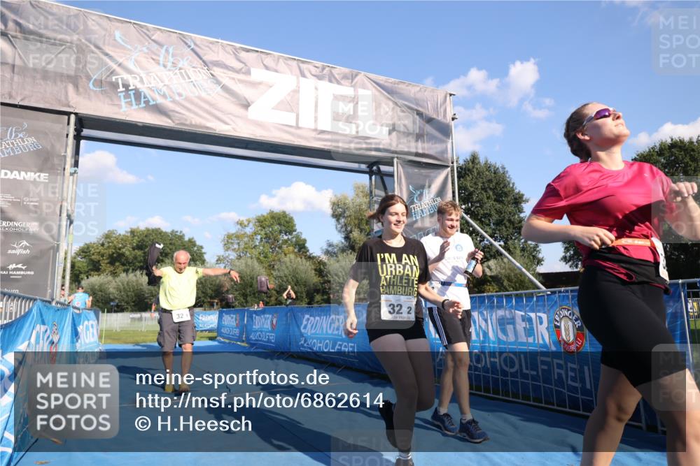 25.08.2024 - Elbe Triathlon Hamburg H.Heesch http://msf.ph/oto/6862614 25.08.2024 17:17:20 Ziel  meine-sportfotos.de