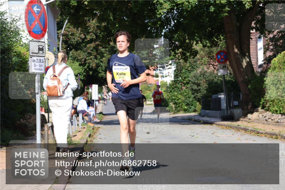 25.08.2024 - 20. Blankeneser Heldenlauf Strokosch-Dieckow http://msf.ph/oto/6862758 25.08.2024 10:21:35 Ziel 6018, 6142 meine-sportfotos.de