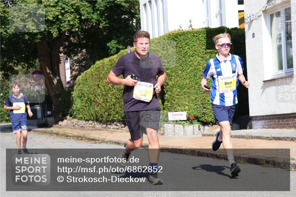 25.08.2024 - 20. Blankeneser Heldenlauf Strokosch-Dieckow http://msf.ph/oto/6862852 25.08.2024 10:21:49 Ziel 6246, 6347, 6491, 6529, 6532 meine-sportfotos.de