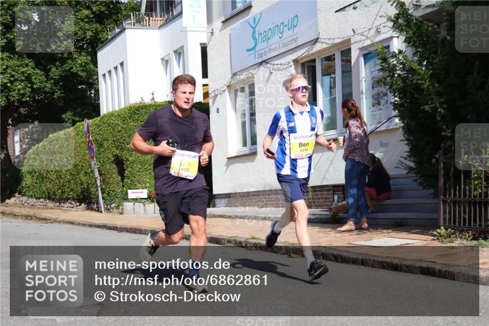 25.08.2024 - 20. Blankeneser Heldenlauf Strokosch-Dieckow http://msf.ph/oto/6862861 25.08.2024 10:21:50 Ziel 6246, 6347, 6491, 6529, 6532 meine-sportfotos.de