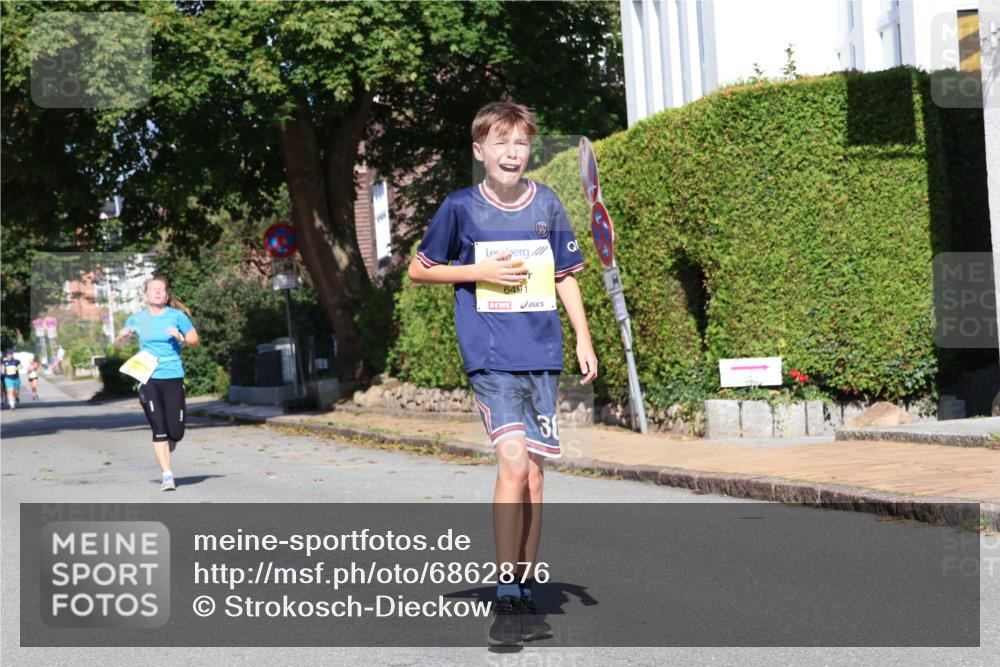 25.08.2024 - 20. Blankeneser Heldenlauf Strokosch-Dieckow http://msf.ph/oto/6862876 25.08.2024 10:21:53 Ziel 6246, 6347, 6491, 6529, 6532 meine-sportfotos.de