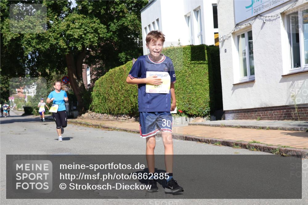 25.08.2024 - 20. Blankeneser Heldenlauf Strokosch-Dieckow http://msf.ph/oto/6862885 25.08.2024 10:21:55 Ziel 6347, 6491, 6529, 6532 meine-sportfotos.de